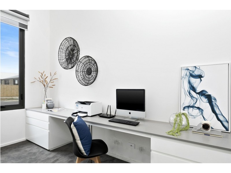 14 Shelburn Way, Ocean Grove VIC 3226