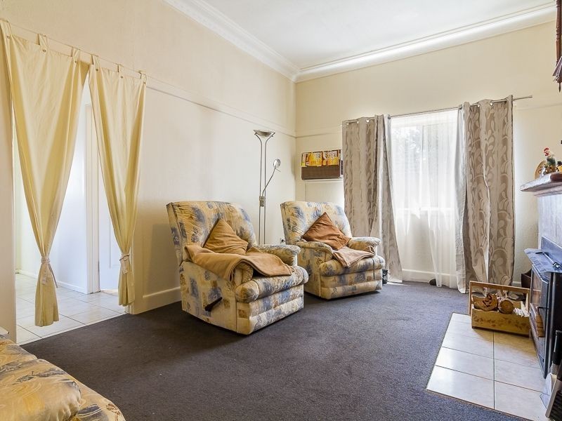 14 Charles Street, Koo Wee Rup VIC 3981