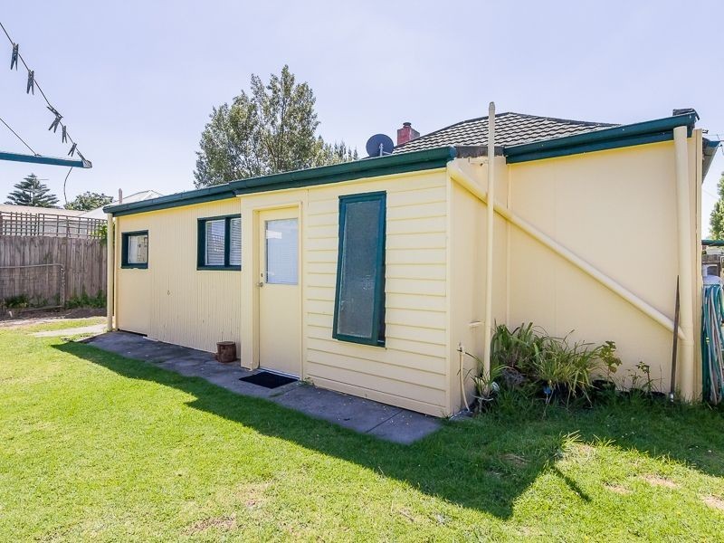 14 Charles Street, Koo Wee Rup VIC 3981