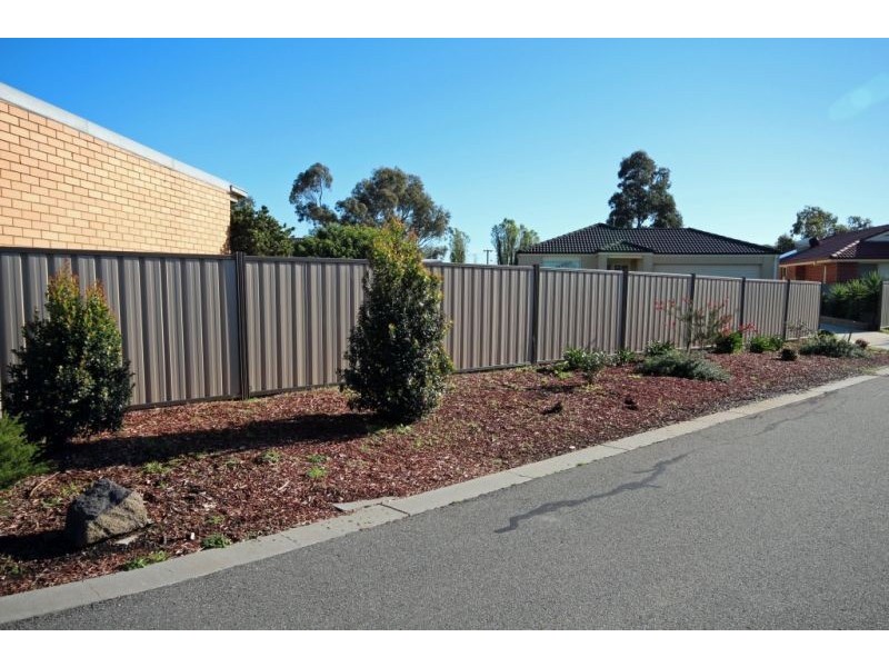 1/8a Henry Street, Koo Wee Rup VIC 3981