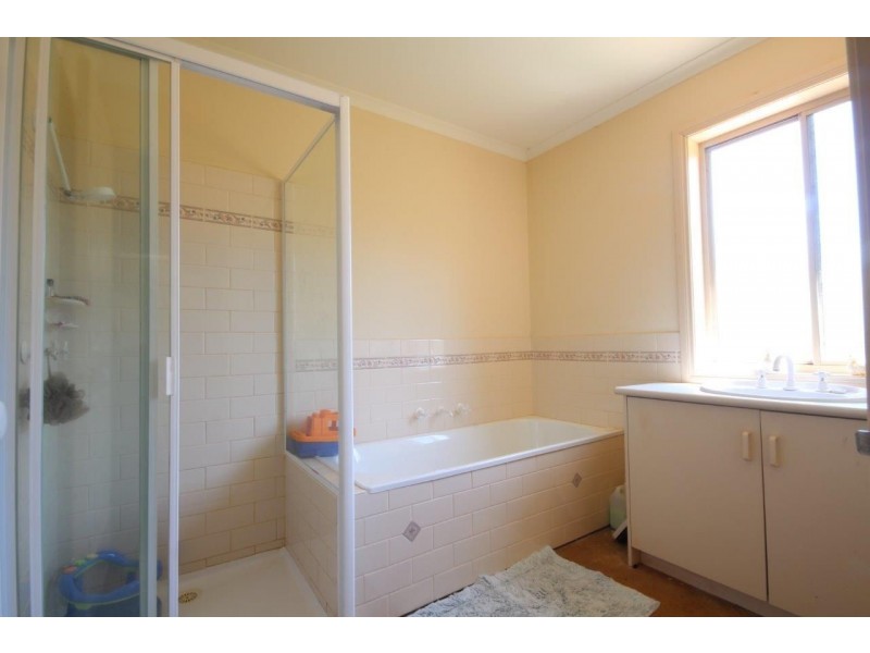 20 Hogans Road, Nyora VIC 3987