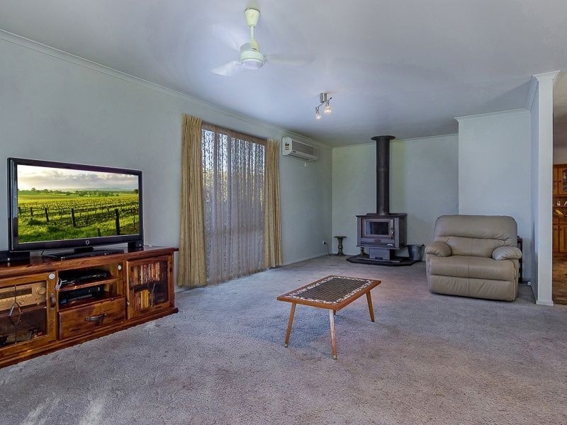 33 Station Street, Lang Lang VIC 3984