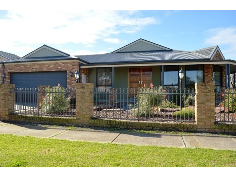 327a Rossiter Road, Koo Wee Rup VIC 3981