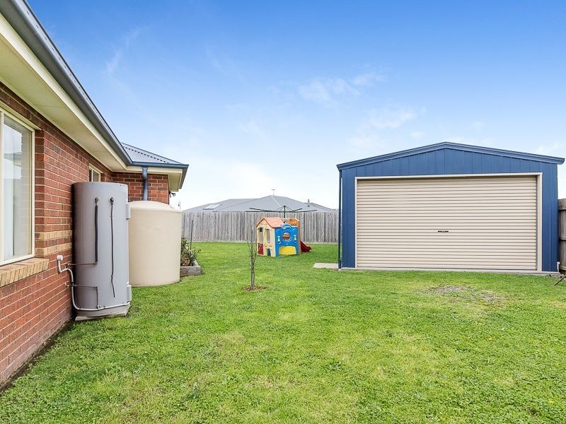 11 County Close, Koo Wee Rup VIC 3981