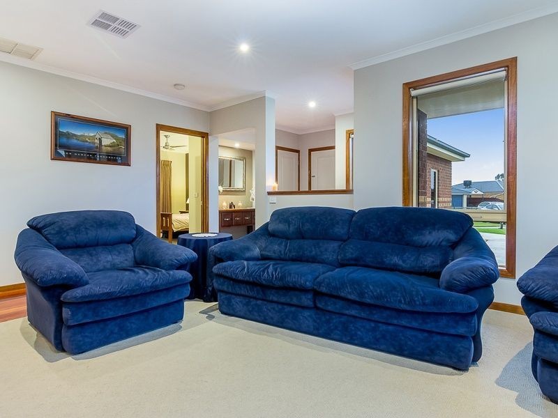 11 County Close, Koo Wee Rup VIC 3981