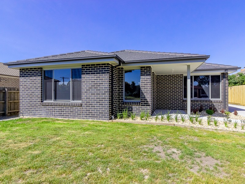 1/12 Henry Street, Koo Wee Rup VIC 3981