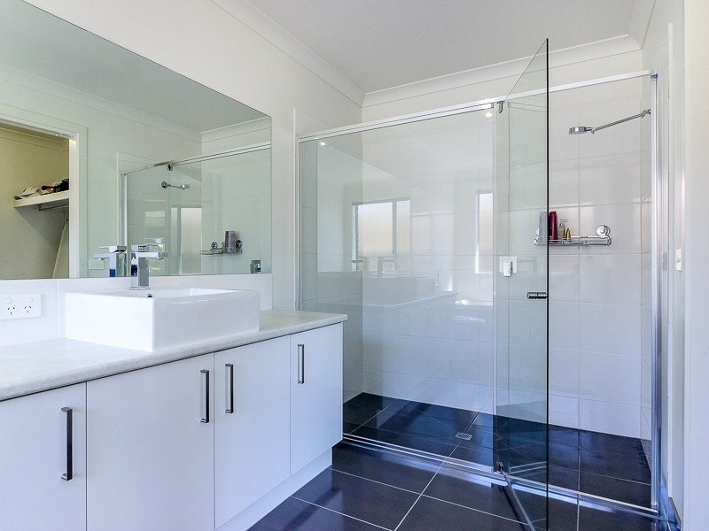 1/12 Henry Street, Koo Wee Rup VIC 3981