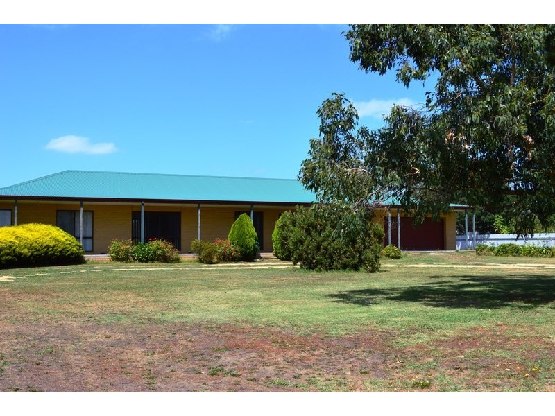 60 Sand Road, Longwarry VIC 3816