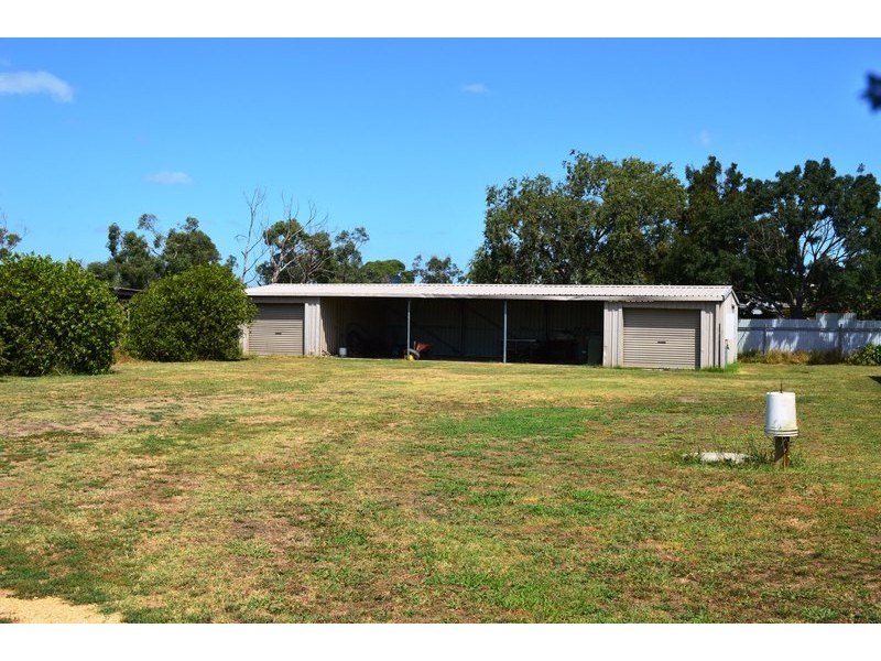 60 Sand Road, Longwarry VIC 3816