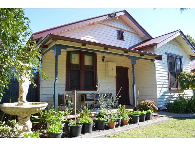 6 Alexandra Ave, Koo Wee Rup VIC 3981