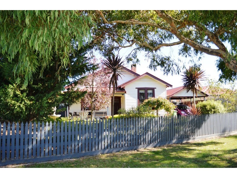 6 Alexandra Ave, Koo Wee Rup VIC 3981