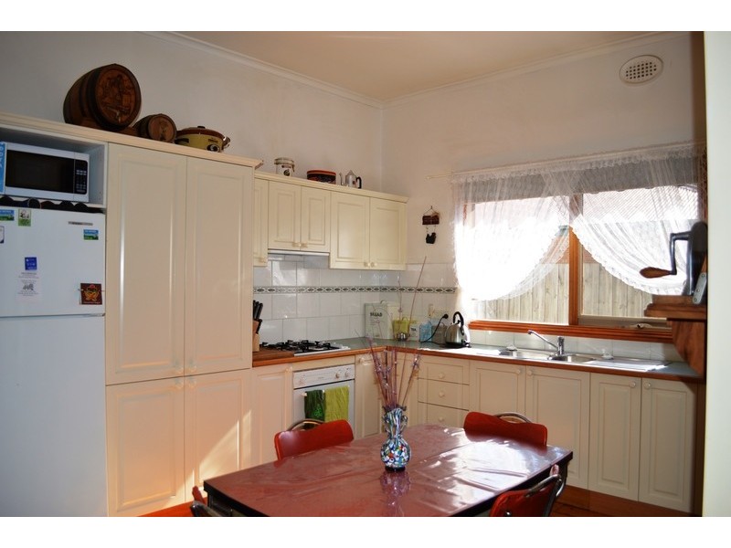 6 Alexandra Ave, Koo Wee Rup VIC 3981
