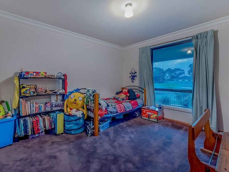 327a Rossiter Road, Koo Wee Rup VIC 3981