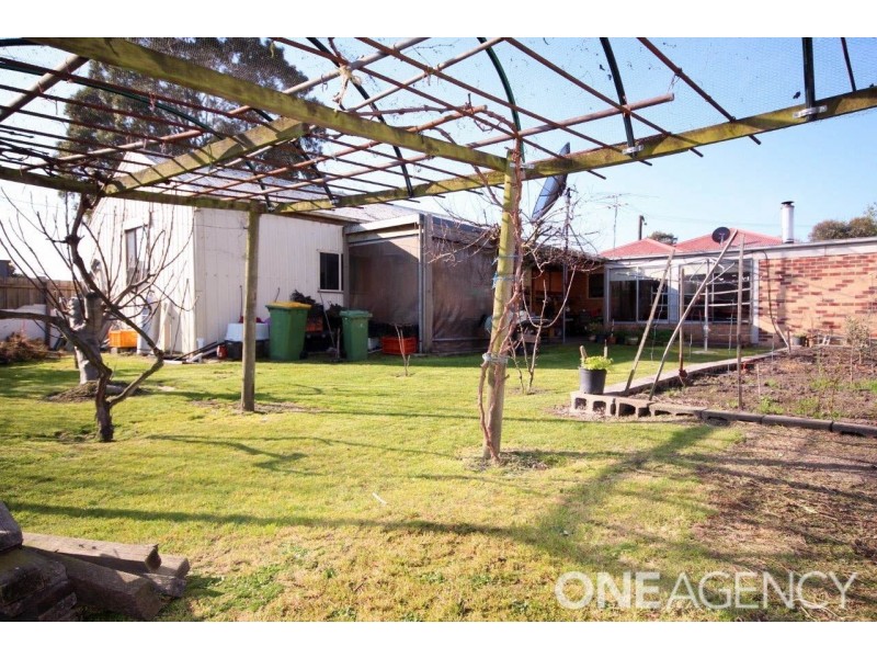 4 Alexandra Avenue, Koo Wee Rup VIC 3981