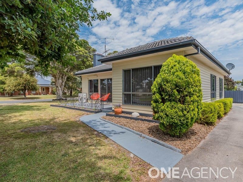 17 Station Street, Lang Lang VIC 3984