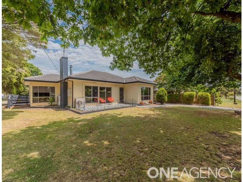 17 Station Street, Lang Lang VIC 3984