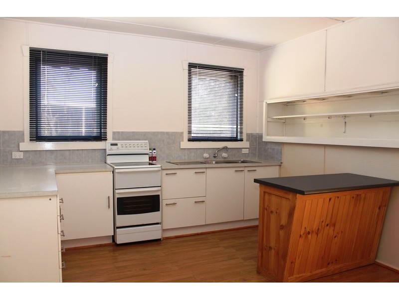 42 Henry Street, Koo Wee Rup VIC 3981