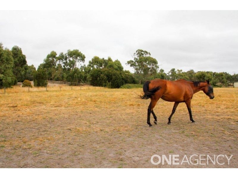 24 Follett Drive, Nyora VIC 3987