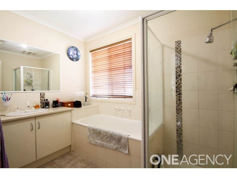 1/8a Henry Street, Koo Wee Rup VIC 3981