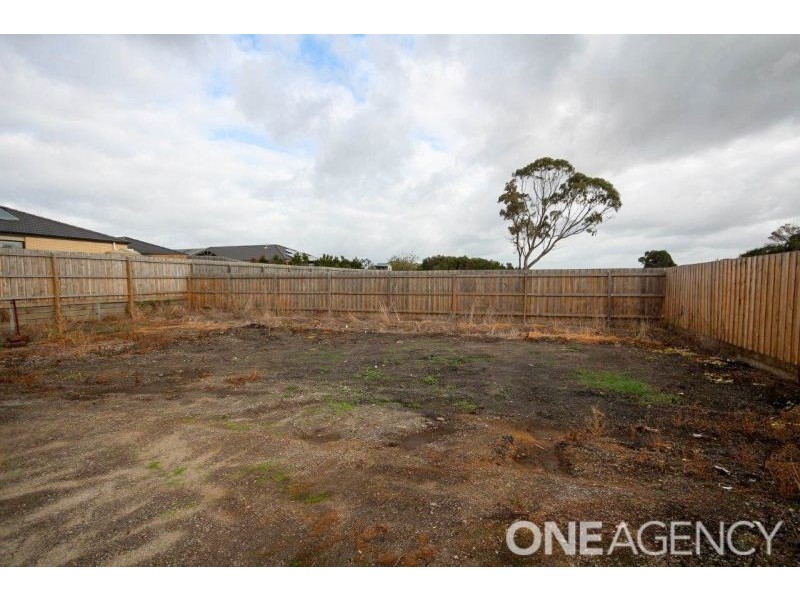 16b Charles Street, Koo Wee Rup VIC 3981