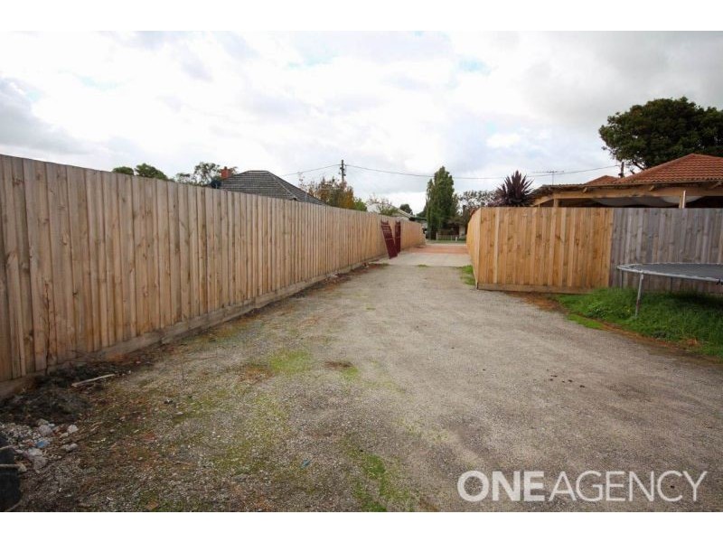 16b Charles Street, Koo Wee Rup VIC 3981