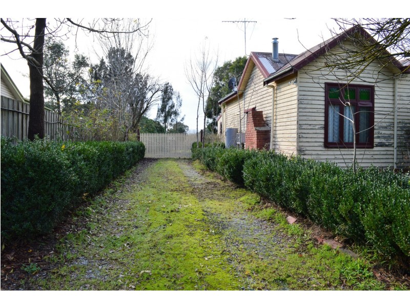 15 Sybella Ave, Koo Wee Rup VIC 3981