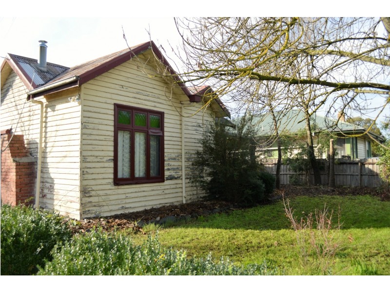 15 Sybella Ave, Koo Wee Rup VIC 3981