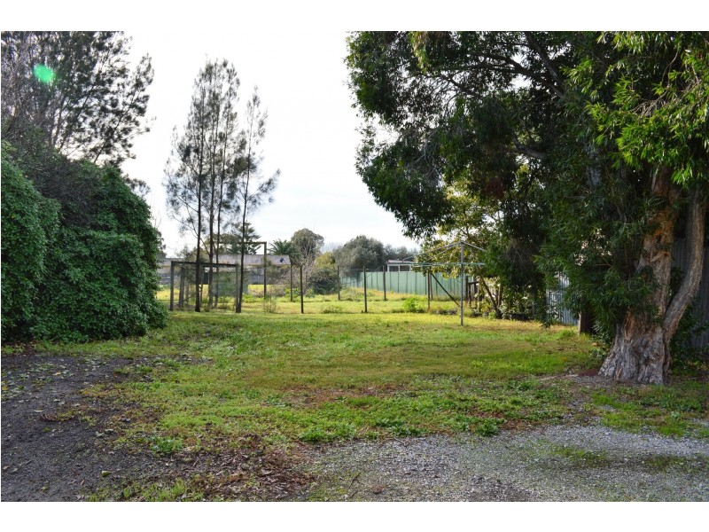 15 Sybella Ave, Koo Wee Rup VIC 3981