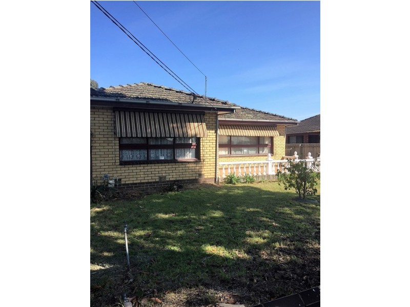 27 Taylor Street, Cranbourne VIC 3977