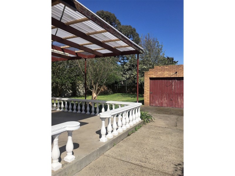 27 Taylor Street, Cranbourne VIC 3977