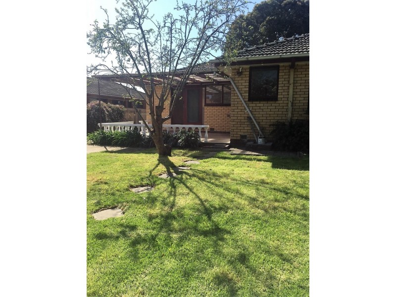 27 Taylor Street, Cranbourne VIC 3977