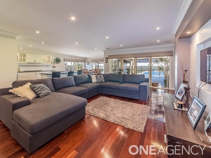 41 Gainsborough Avenue, Lang Lang VIC 3984