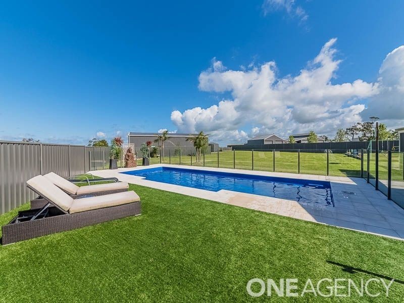 41 Gainsborough Avenue, Lang Lang VIC 3984