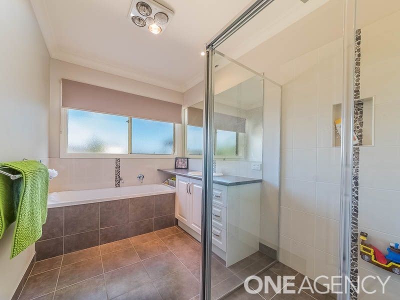 41 Gainsborough Avenue, Lang Lang VIC 3984