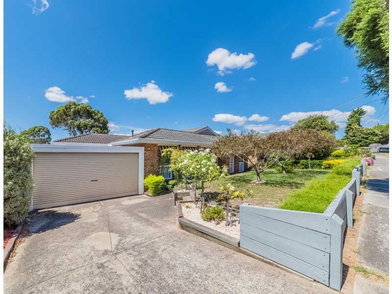27 Whitford Way, Frankston VIC 3199
