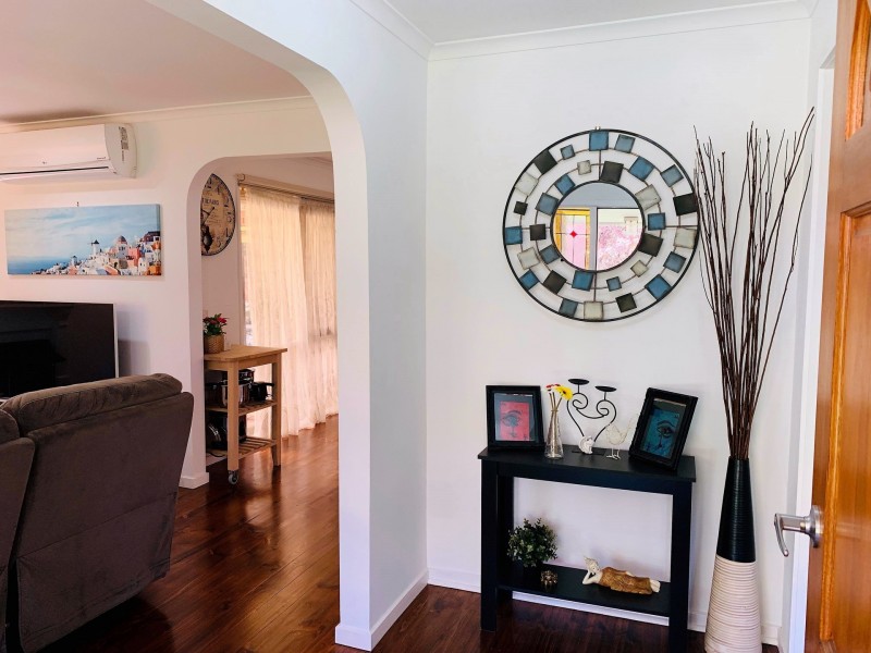 27 Whitford Way, Frankston VIC 3199