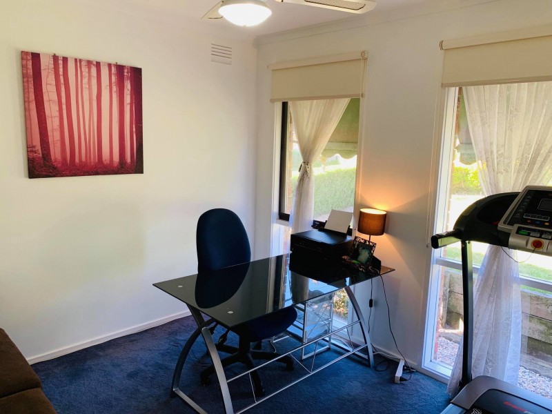 27 Whitford Way, Frankston VIC 3199