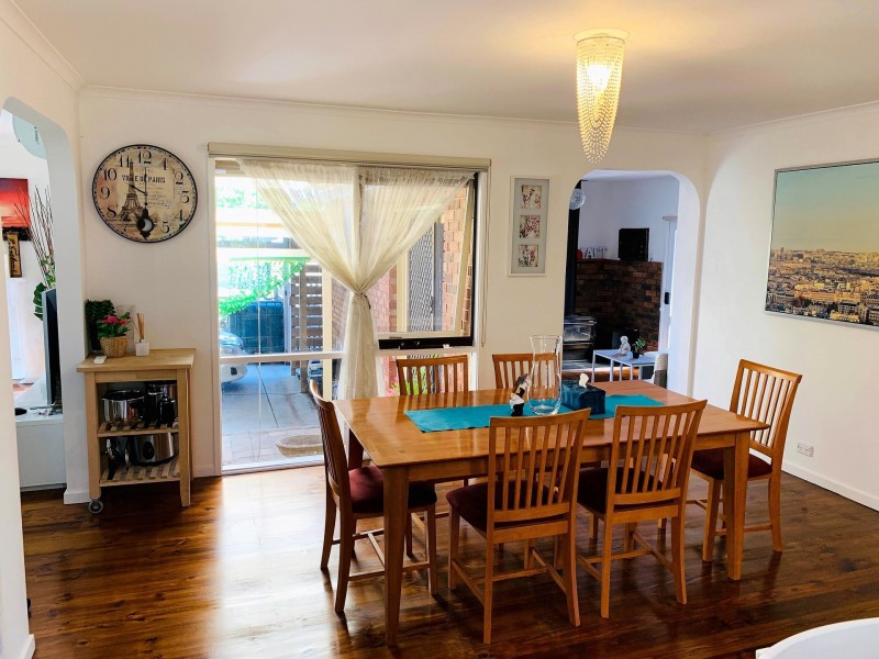 27 Whitford Way, Frankston VIC 3199