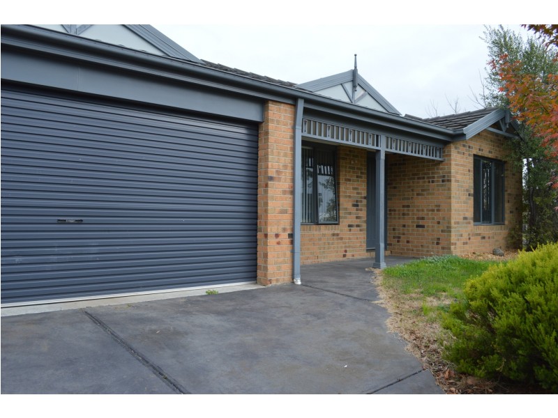 41 The Parkway, Pakenham VIC 3810