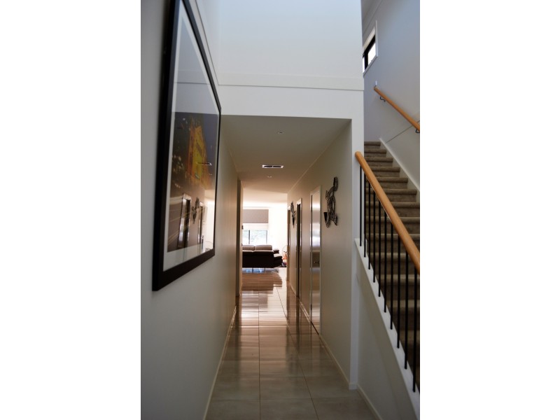 58 Ellaroo Circuit, Clyde North VIC 3978