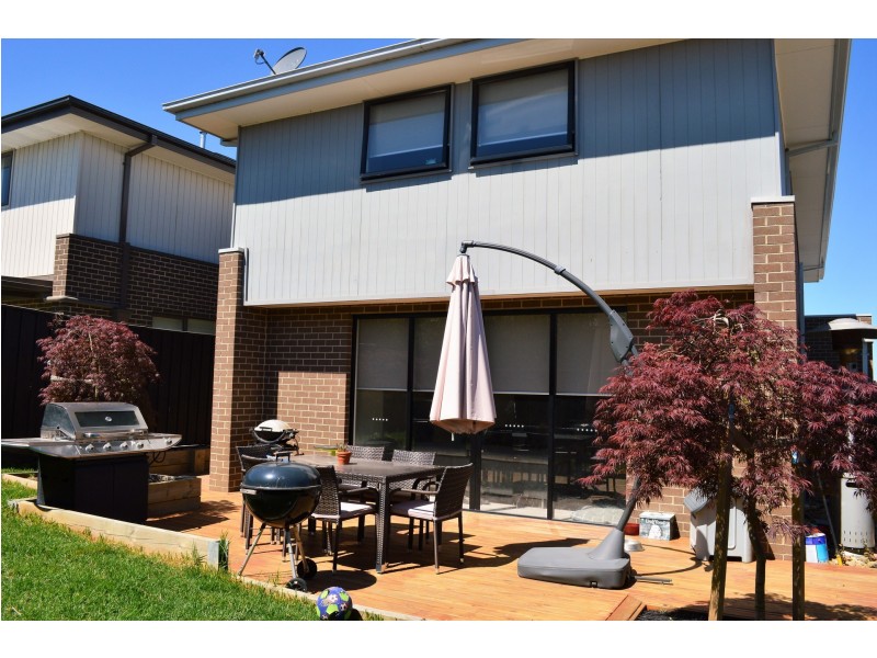 58 Ellaroo Circuit, Clyde North VIC 3978