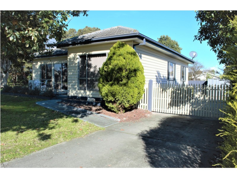 17 Station Street, Lang Lang VIC 3984