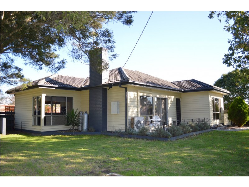 17 Station Street, Lang Lang VIC 3984