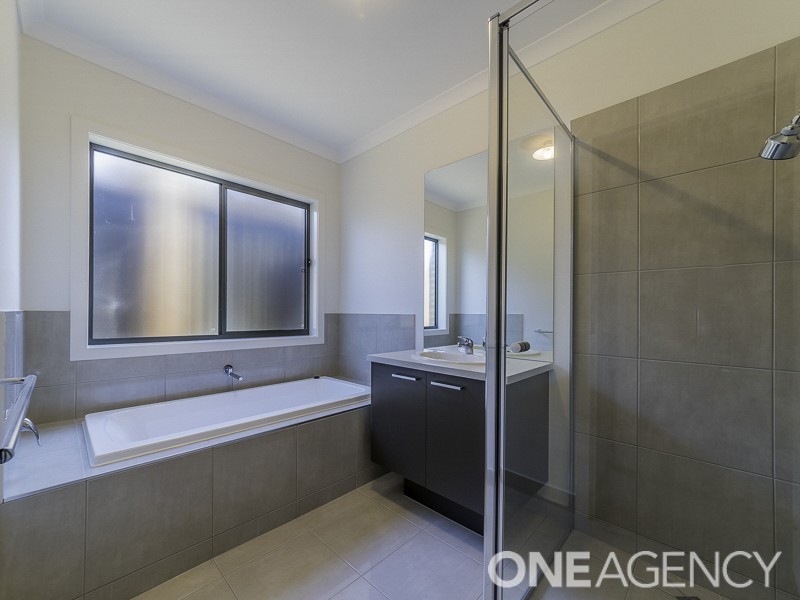 11 Teak Street, Cranbourne South VIC 3977