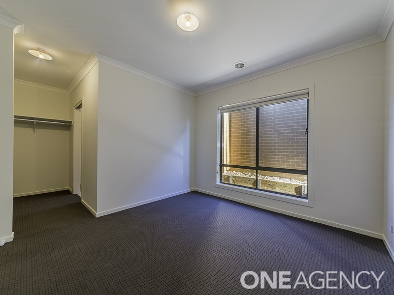 11 Teak Street, Cranbourne South VIC 3977