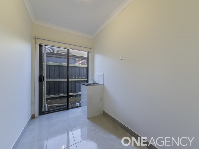 11 Teak Street, Cranbourne South VIC 3977
