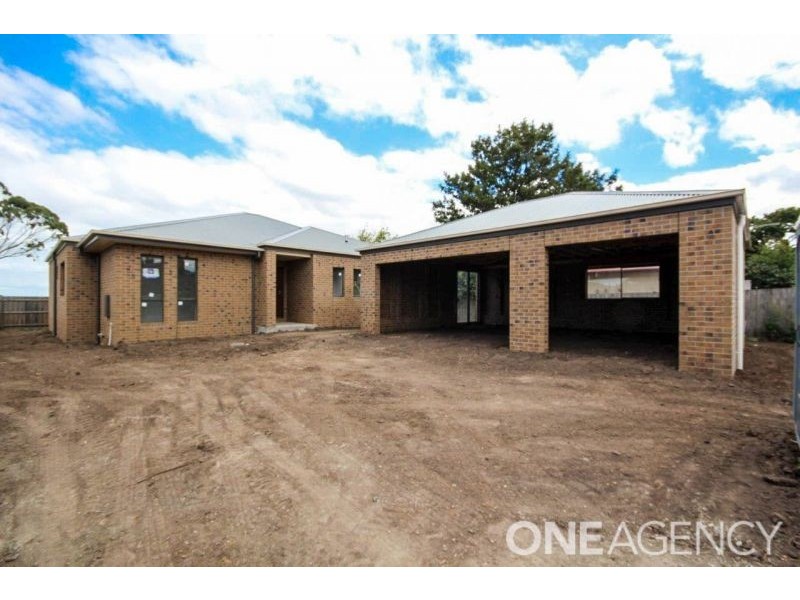 14A Charles Street, Koo Wee Rup VIC 3981