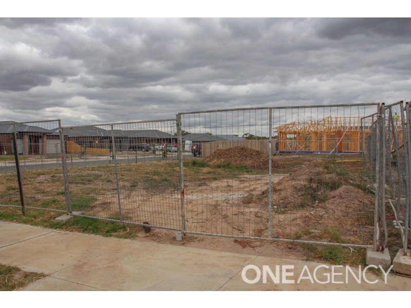 6 Langley Blvd, Lang Lang VIC 3984