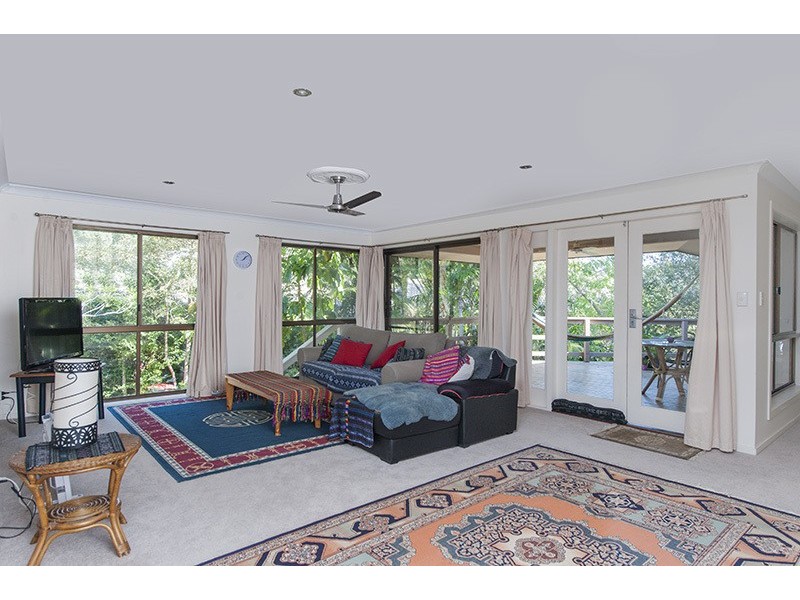 1 Bobra Glen, Ocean Shores NSW 2483