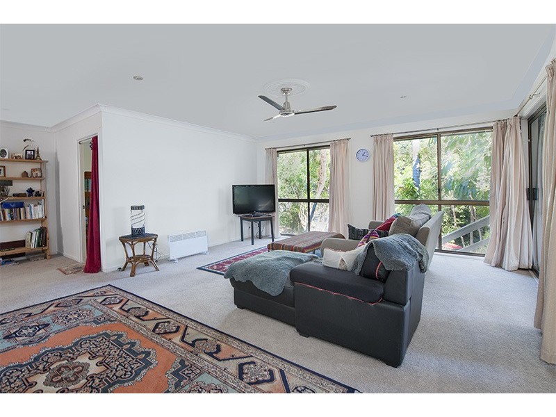 1 Bobra Glen, Ocean Shores NSW 2483